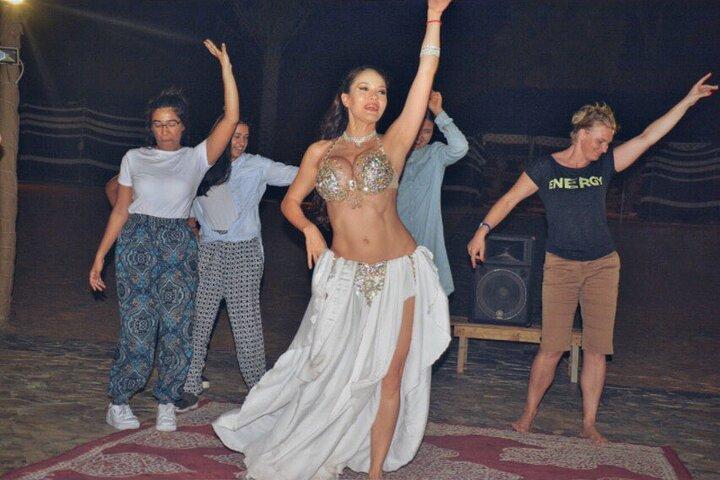 Desert Safari in Dubai with BBQ Dinner and Live Shows