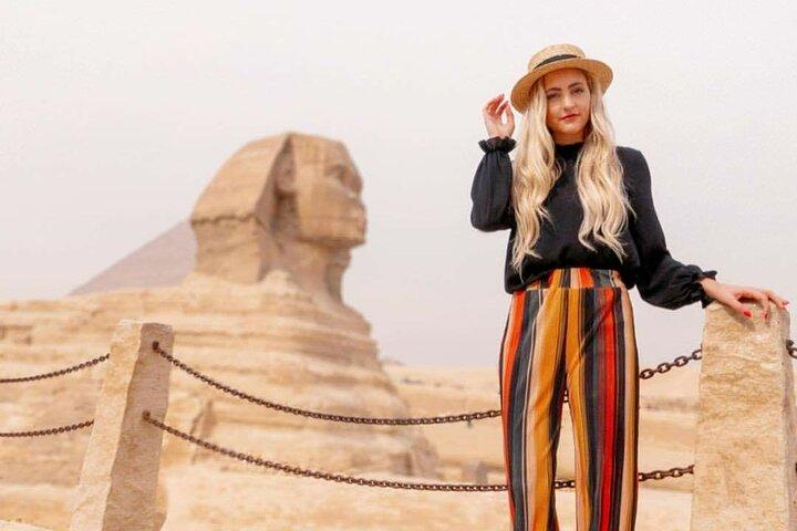 Day Tour To Giza Pyramids With Camel Ride And Museum of Egyptian Antiquities
