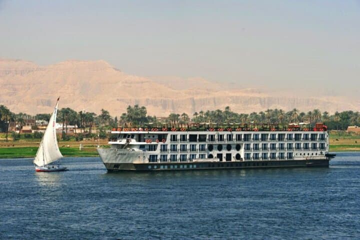Private 5-Day Luxury Nile Cruise from Luxor to Aswan with Guide