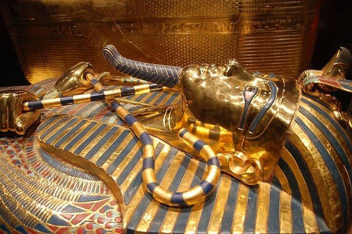 Private Tour To Giza Pyramids, National Museum of Egyptian Civilizatio & Bazaar