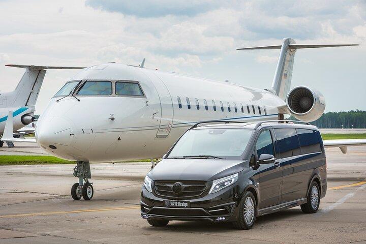 Private Transfer from Dromoland Castle to Dublin Airport