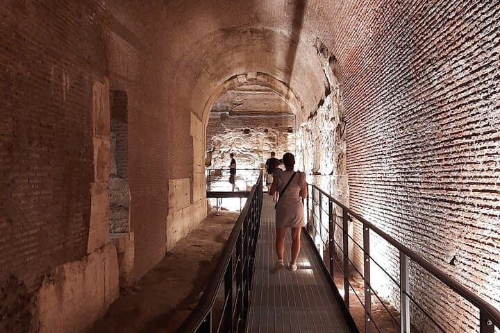 Rome: Colosseum by Night Guided Tour