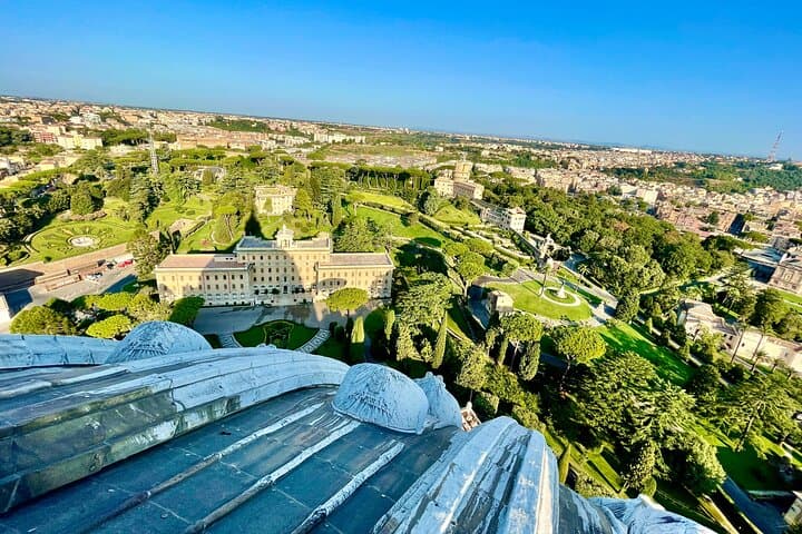 Early Morning St Peter's Basilica with Dome and Crypt Group Tour