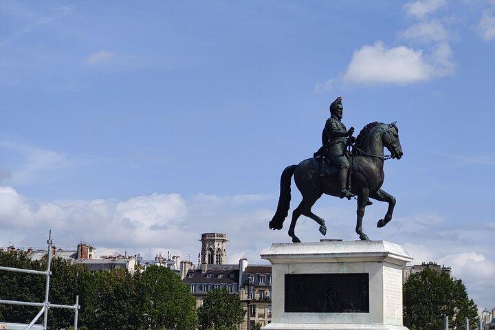 4 hours Paris Private Tour with hotel pickup & drop