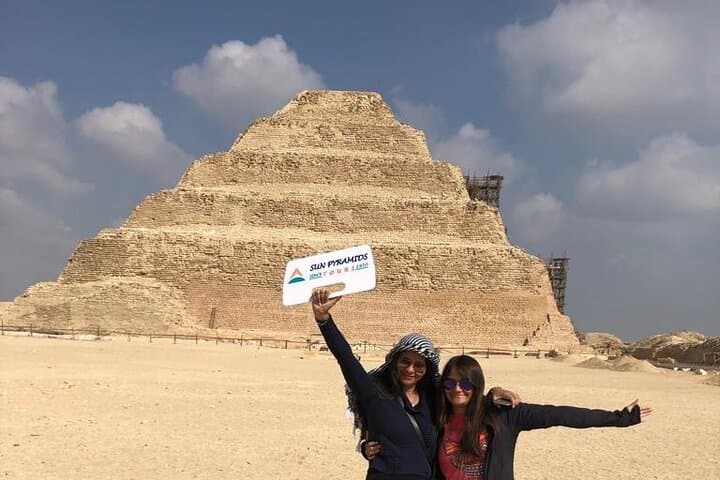 Sakkara, Memphis and Dahshur Private Guided tour with Lunch and Transfers