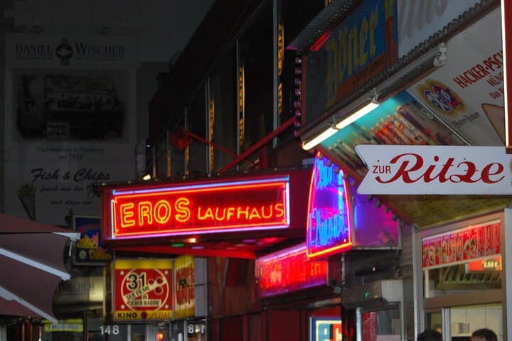 Sex, drugs and hot dog neighborhood tour in Hamburg