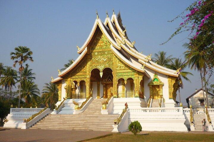 Full-Day Luang Prabang Highlights Tour Including Kuangsi Waterfall