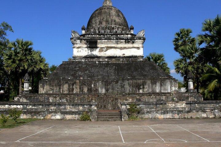 Full-Day Luang Prabang Highlights Tour Including Kuangsi Waterfall