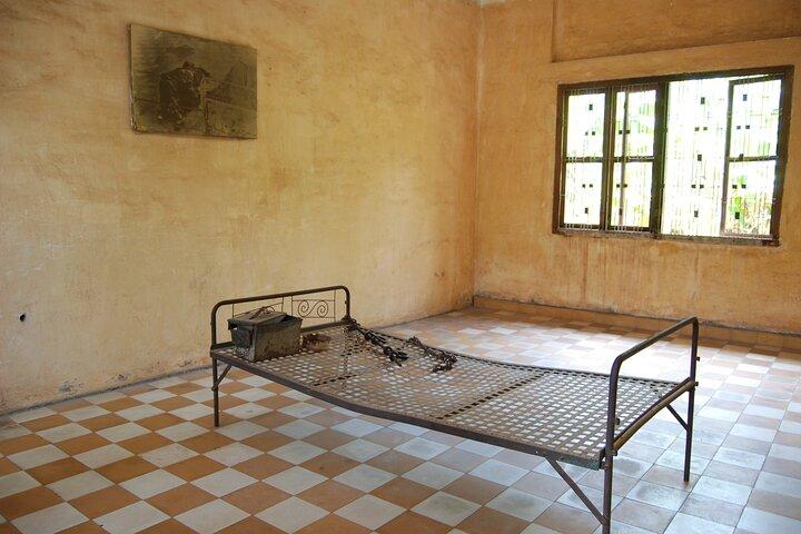 Full Day Phnom Penh-Culture and Genocide History Tour
