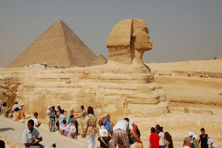 Giza Pyramids and Sphinx: Half-Day Private Tour