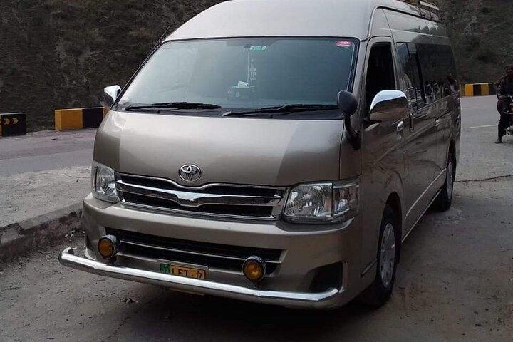 Private Chauffeur: Arrival Transfer Airport Pick up (Islamabad, Karachi, Lahore)