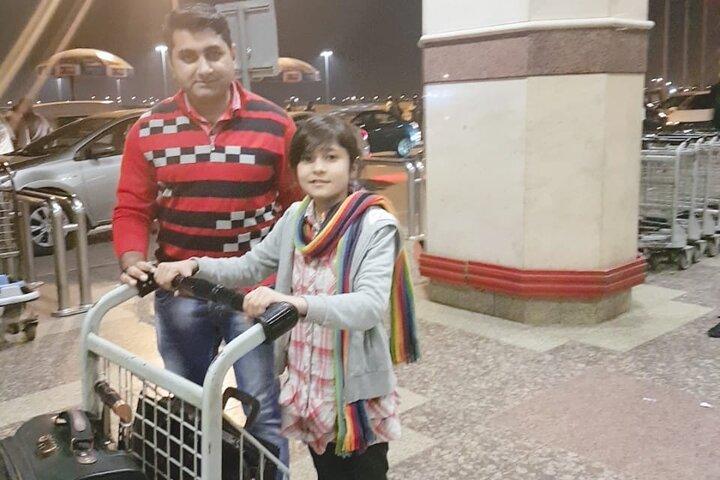 Private Chauffeur: Arrival Transfer Airport Pick up (Islamabad, Karachi, Lahore)
