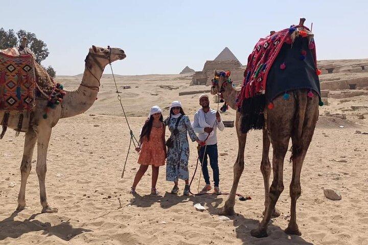 8-Hour Private Tour Giza Pyramids, Egyptian Museum and Bazaar from Cairo