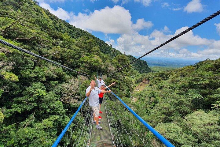 volcano,Waterfall,Horses,Hotsprings,Mudbath,HangingBridges