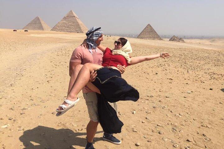Private Day-Trip to Giza Pyramids Egyptian Museum & Khan el-Khalili Bazaar