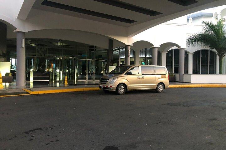 Costa Rica Private Guanacaste Airport ( LIR ) Arrival Transfer