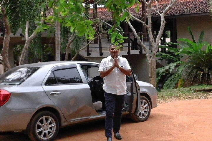 Private arrival transfer from the Airport to your booked hotel in Negombo