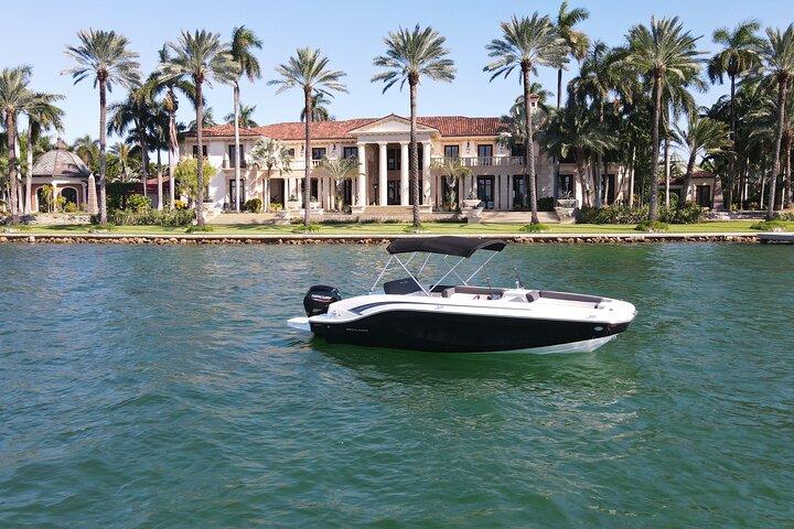 Miami Private Boat Tour- Millionaire’s Row and Celebration Cruise