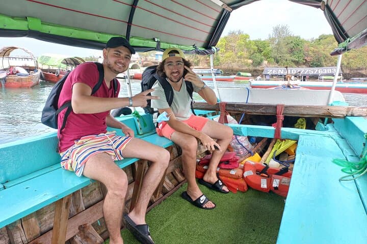 Full-day Prison Island, Nakupenda and Stone Town Tour with Lunch Buffet