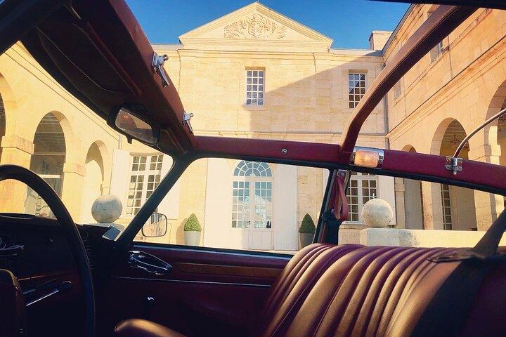 Médoc luxury wine tour aboard a Citroën DS Limousine Convertible