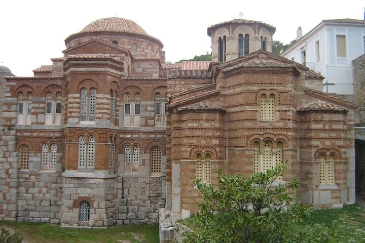 Delphi, Hosios Loukas Monastery full day private tour from Athens