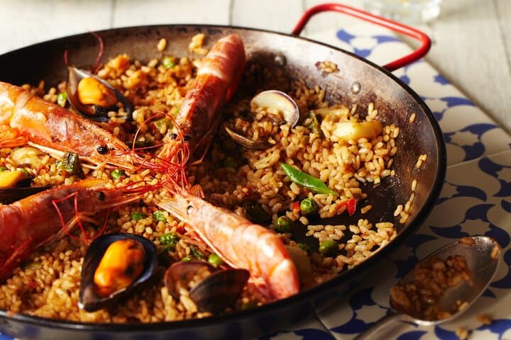 Paella Class & Bottomless Wine: Las Ramblas Views