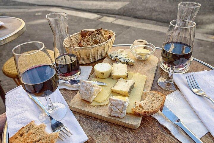 Turin: Sunset Food & Drinks Tour by Do Eat Better