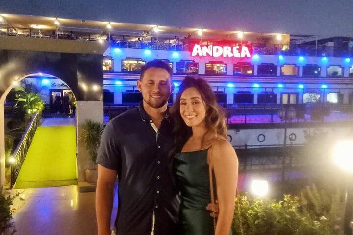 2-hours night dinner cruise show : Eat , Dance and Sing