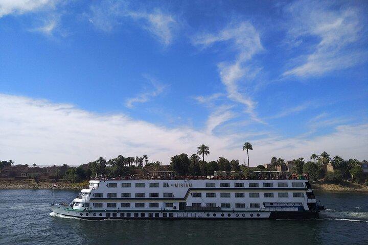 Cairo, Aswan and Luxor 7 Days 6 Night by a 5 Star Cruise