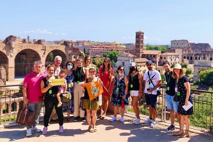 Colosseum with Gladiator Arena, Forum and Palatine in Spanish