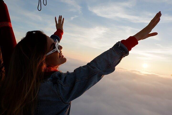 Hot Air Balloon Deluxe with Falconry
