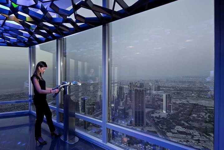 Amazing tour to dubai Burj khalifa tower with dinner