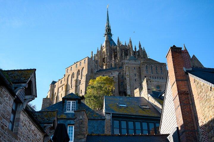 Day Trip to Mont Saint Michel Small Group(2-6) with Hotel Pick Up