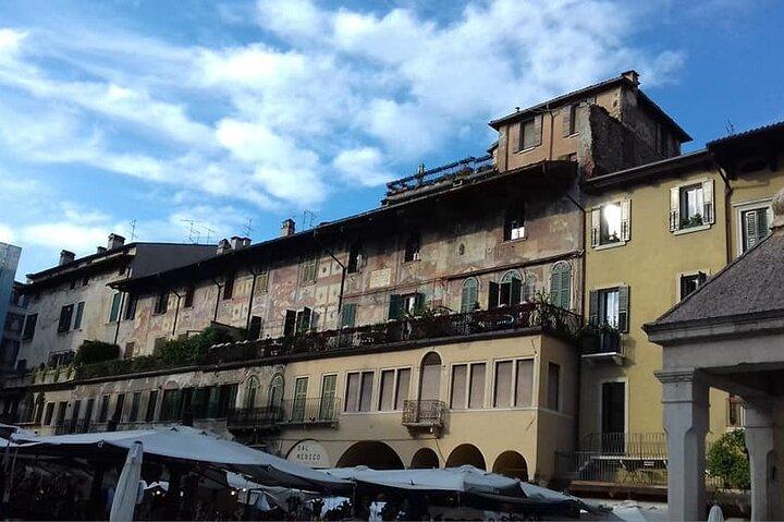 Tour to discover the Unique History of Verona, the City of Art