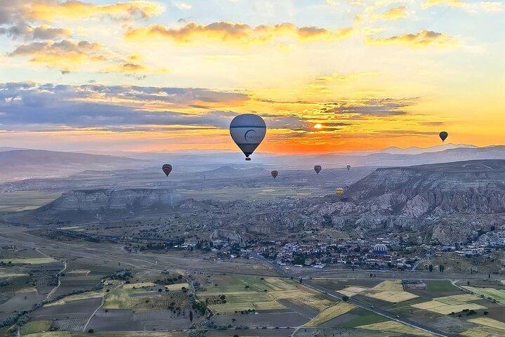 Hot Air Balloon Ride in Cappadocia / Goreme