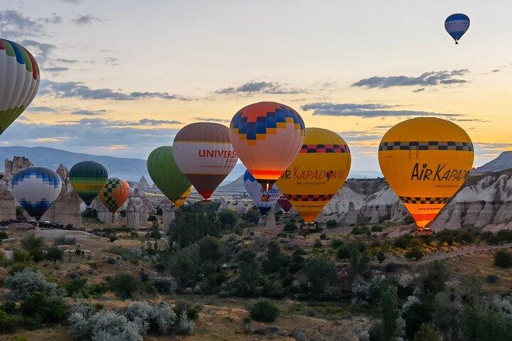Hot Air Balloon Ride in Cappadocia / Goreme