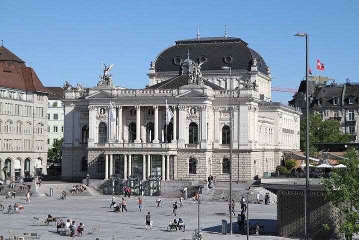 Zurich Highlights with Lake Cruise & Optional FIFA Museum Ticket