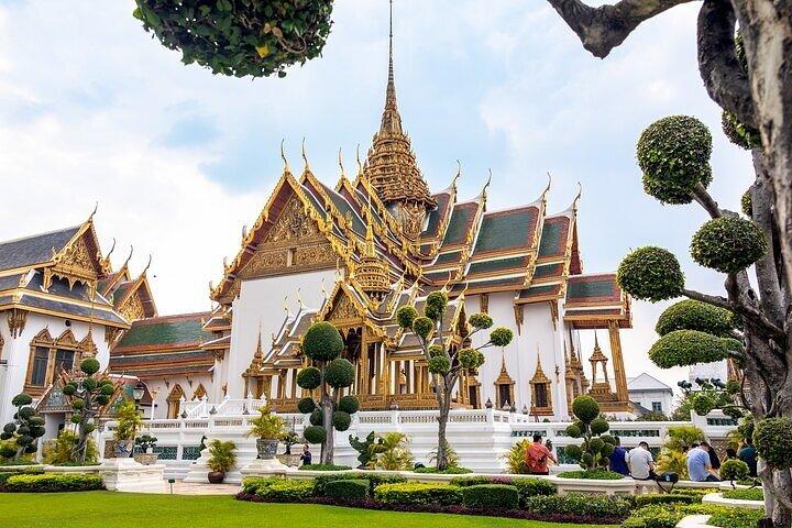 Full-Day Private Royal Grand Palace and Temples Tour