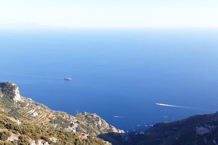 Gastronomic Hike on the Path of the Gods with Food Tasting