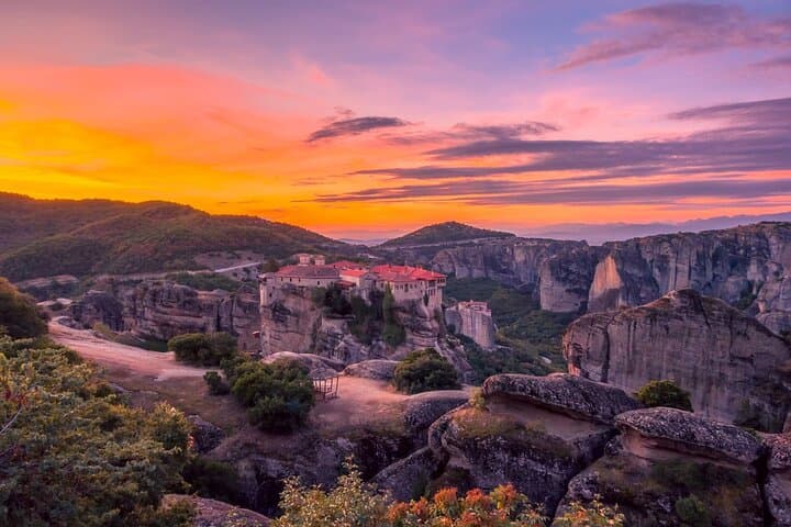 Athens: Meteora 2-Day Tour Sunset & Morning Small Group + Hotel