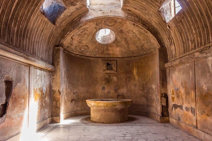 Private Pompeii Tour with Archaeologist & Winery on Mt Vesuvius