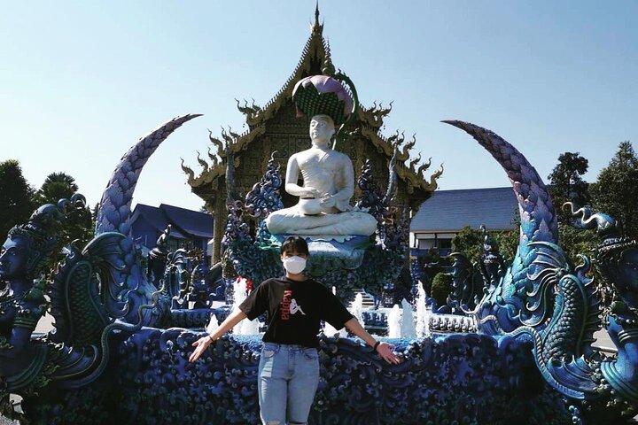 Chiang Rai All-Inclusive Tour: White & Blue Temples + Long Neck