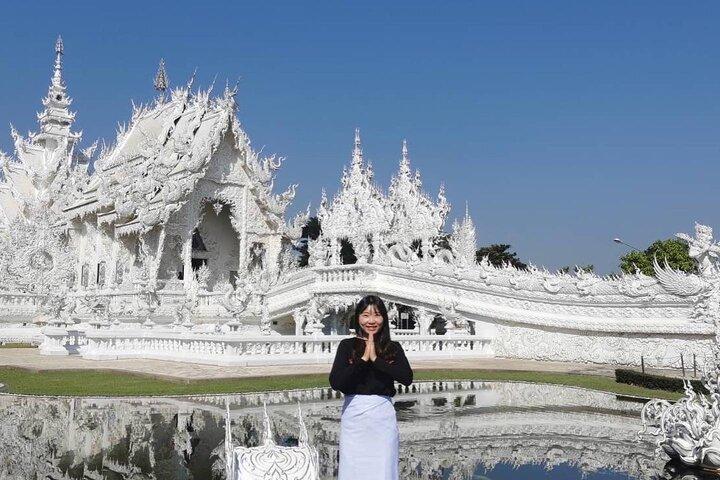 Chiang Rai All-Inclusive Tour: White & Blue Temples + Long Neck