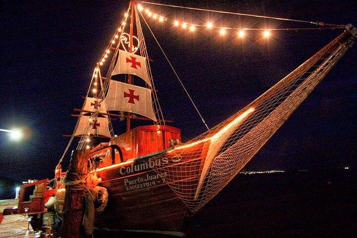 Live a Romantic Night Cruise Dinner at COLUMBUS (open bar included)