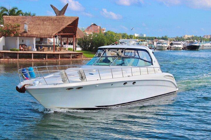 Beautiful SUNDANCER 60ft Private yacht / 18PAX 25P15