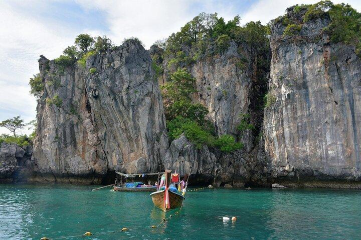 7 Islands Sunset Tour with Buffet Dinner & Night Snorkeling