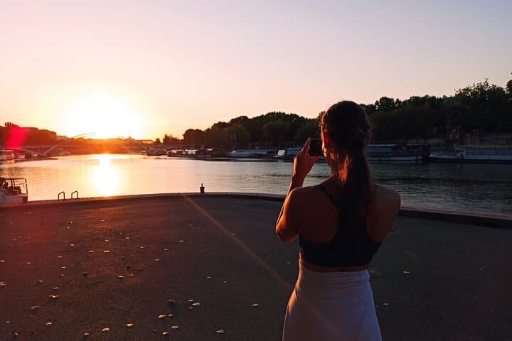 Running in Paris at dawn & see 10 secrets