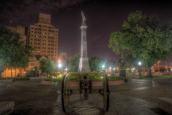 San Antonio Haunted Pub Crawl – Ghosts, Drinks & Historic Bars