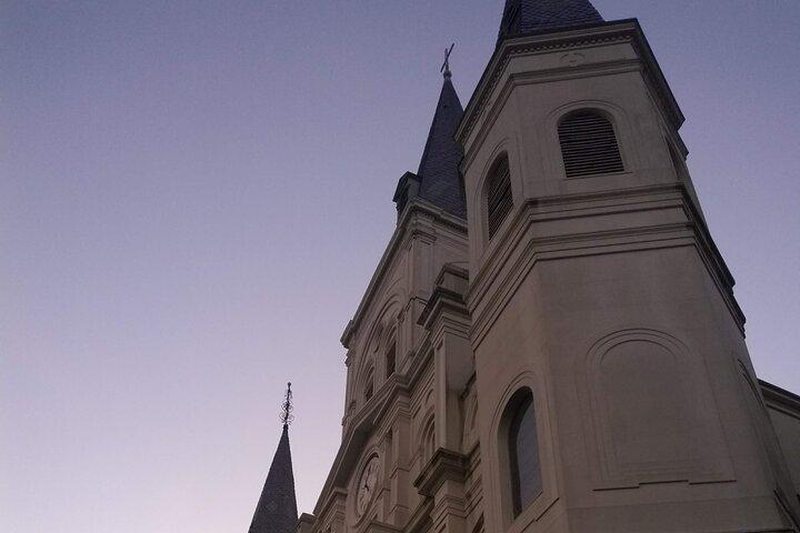 A Local's Garden District Tour