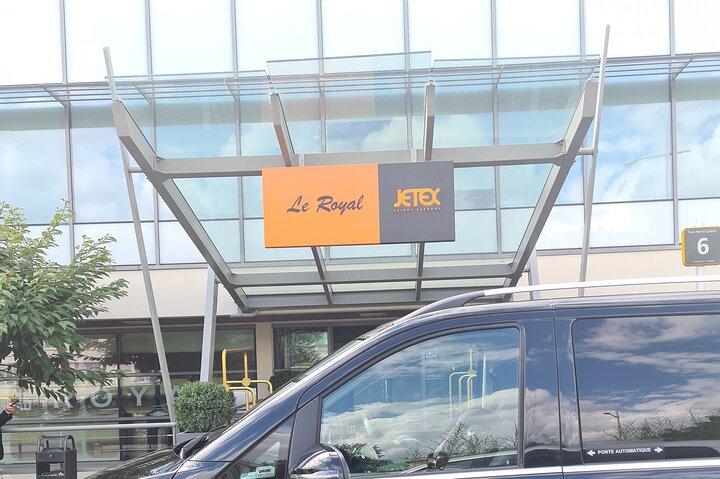 Private Transfer from CDG/ORLY/LBG Airport to Disneyland (Van 7 Pax)